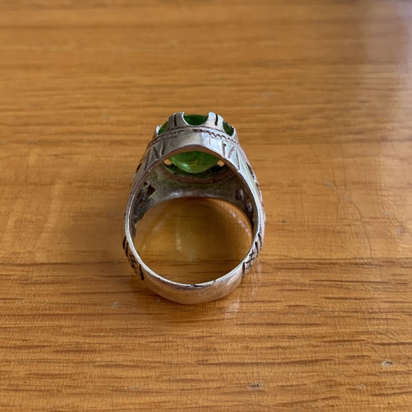 PERIDOT ring - Picture 9 of 10